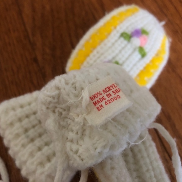 Tiny pair of vintage warm woolen mittens - Picture 5 of 6